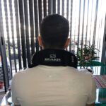 Aplicación de magnetoterapia en cuello.